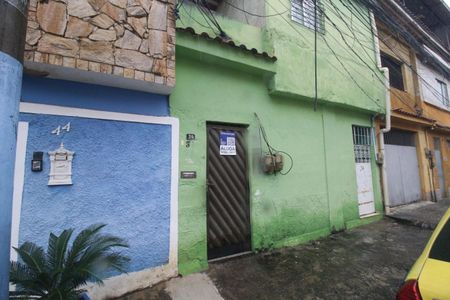 Casa para alugar com 80m², 2 quartos e sem vagaFachada