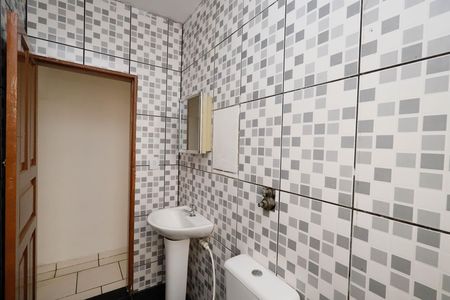 Casa para alugar com 65m², 1 quarto e 1 vaga Casa para alugar com 65m², 1 quarto e 1 vagaBanheiro