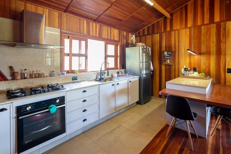 Casa para alugar com 1000m², 3 quartos e 6 vagas Casa para alugar com 1000m², 3 quartos e 6 vagasCozinha