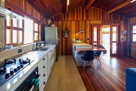 Casa para alugar com 1000m², 3 quartos e 6 vagas Casa para alugar com 1000m², 3 quartos e 6 vagasCozinha