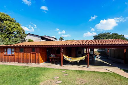 Casa para alugar com 1000m², 3 quartos e 6 vagas Casa para alugar com 1000m², 3 quartos e 6 vagasFachada