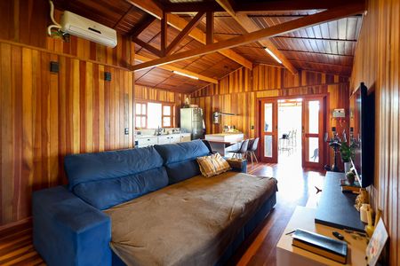 Casa para alugar com 1000m², 3 quartos e 6 vagas Casa para alugar com 1000m², 3 quartos e 6 vagasSala