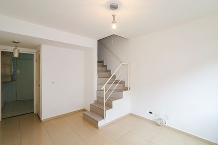 Casa de Condomínio para alugar com 2 quartos, 79m² em Campo Limpo, São Paulo