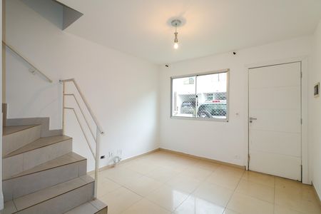 Casa de Condomínio para alugar com 2 quartos, 79m² em Campo Limpo, São Paulo