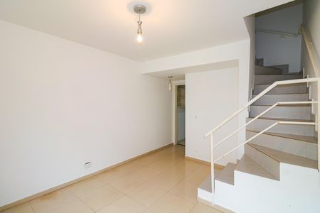 Casa de condomínio para alugar com 79m², 2 quartos e 1 vaga