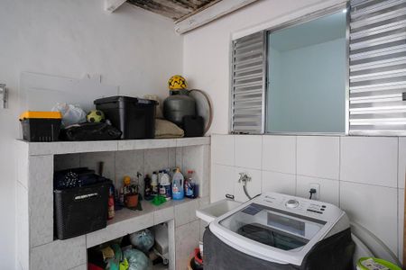 Casa à venda com 63m², 2 quartos e sem vagaQuintal e área de serviço