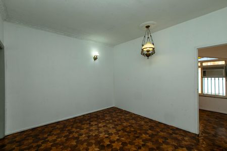 Casa para alugar com 350m², 4 quartos e 8 vagas