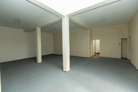 Casa para alugar com 350m², 4 quartos e 8 vagas