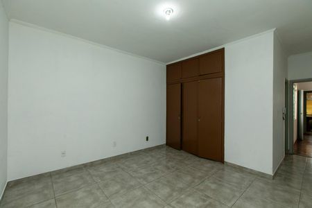Casa para alugar com 350m², 4 quartos e 8 vagas