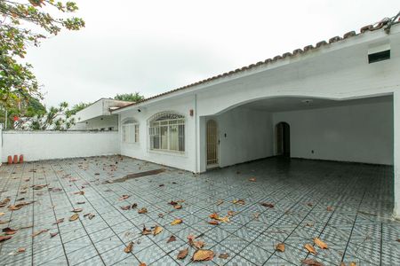 Casa para alugar com 350m², 4 quartos e 8 vagas