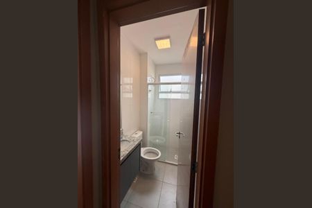 Banheiro de apartamento para alugar com 2 quartos, 50m² em Jardim Novo Mundo, Goiânia