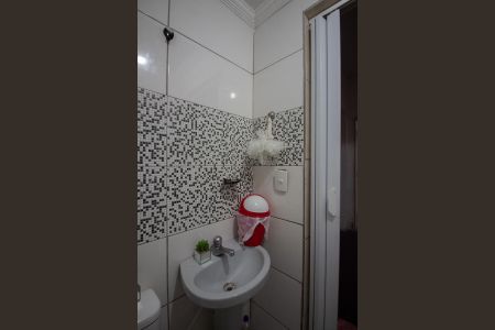 Casa para alugar com 80m², 2 quartos e 1 vaga Casa para alugar com 80m², 2 quartos e 1 vagaBanheiro Social