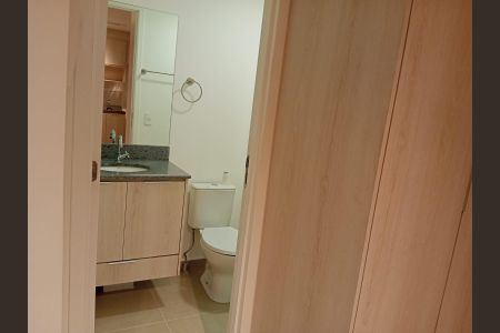 Studio à venda com 145m², 3 quartos e 1 vaga Studio à venda com 145m², 3 quartos e 1 vagaBanheiro