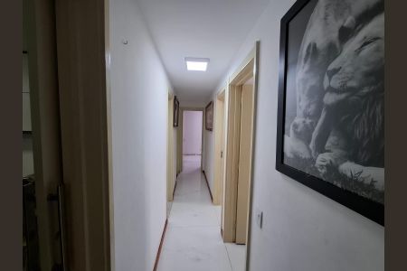 Apartamento à venda com 100m², 3 quartos e 1 vaga Apartamento à venda com 100m², 3 quartos e 1 vagaCorredor