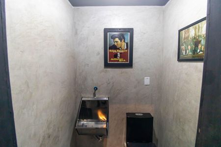 Casa à venda com 260m², 1 quarto e 4 vagas Casa à venda com 260m², 1 quarto e 4 vagasBanheiro 1