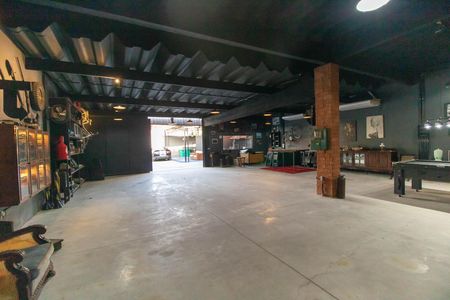 Casa à venda com 260m², 1 quarto e 4 vagas Casa à venda com 260m², 1 quarto e 4 vagasSala