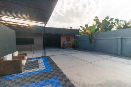 Casa à venda com 260m², 1 quarto e 4 vagas Casa à venda com 260m², 1 quarto e 4 vagasÁrea externa