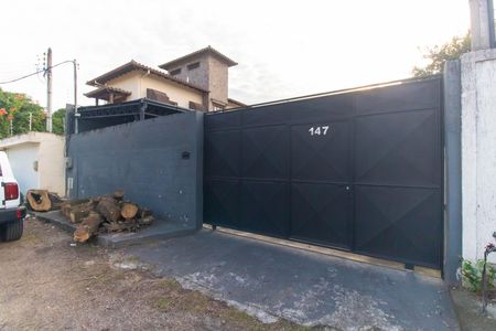 Casa à venda com 260m², 1 quarto e 4 vagas Casa à venda com 260m², 1 quarto e 4 vagasFachada