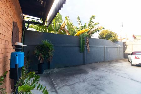 Casa à venda com 260m², 1 quarto e 4 vagas Casa à venda com 260m², 1 quarto e 4 vagasVista