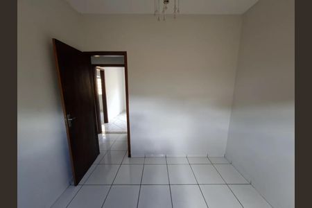 Casa para alugar com 50m², 4 quartos e 1 vaga