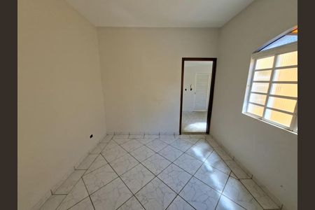 Sala de casa para alugar com 4 quartos, 50m² em Presidente Roosevelt, Uberlândia