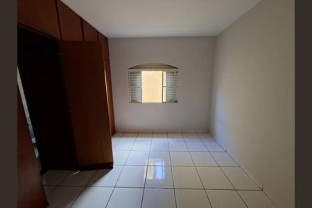 Casa para alugar com 50m², 4 quartos e 1 vaga