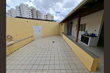 Casa para alugar com 4 quartos, 50m² em Presidente Roosevelt, Uberlândia