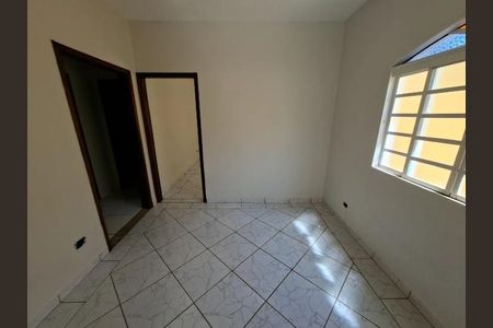 Casa para alugar com 50m², 4 quartos e 1 vaga