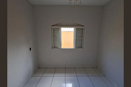 Casa para alugar com 50m², 4 quartos e 1 vaga