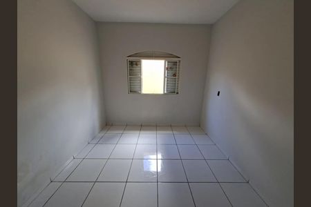 Casa para alugar com 50m², 4 quartos e 1 vaga