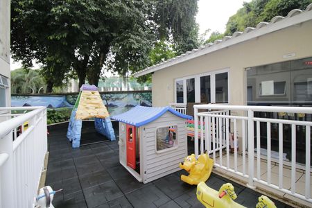 Apartamento para alugar com 70m², 3 quartos e sem vagaÁrea comum - Playground