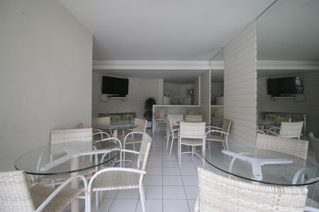 Apartamento para alugar com 70m², 3 quartos e sem vagaÁrea comum - Salão de festas