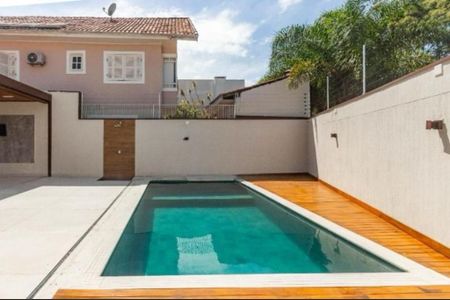Casa à venda com 256m², 4 quartos e 4 vagas Casa à venda com 256m², 4 quartos e 4 vagasFoto 05