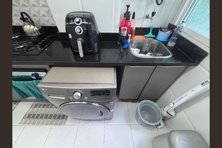 Apartamento à venda com 80m², 3 quartos e 1 vagaÁrea de Serviço