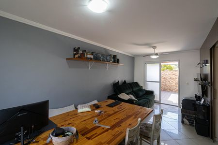 Sala de casa de condomínio para alugar com 3 quartos, 120m² em Jardim Santa Maria, São Paulo