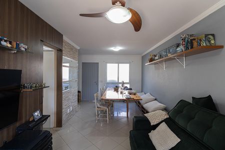 Sala de casa de condomínio para alugar com 3 quartos, 120m² em Jardim Santa Maria, São Paulo