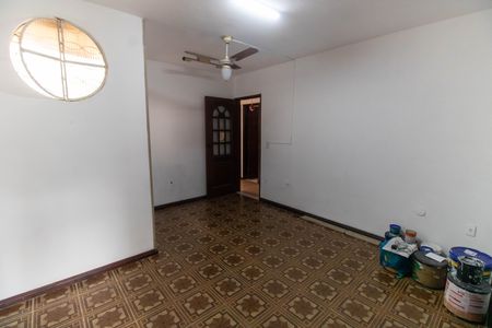 Casa à venda com 152m², 5 quartos e 1 vaga Casa à venda com 152m², 5 quartos e 1 vagaSala