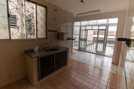 Casa à venda com 152m², 5 quartos e 1 vaga Casa à venda com 152m², 5 quartos e 1 vagaCozinha e Área de Serviço