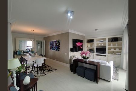 Apartamento à venda com 115m², 3 quartos e 2 vagas Apartamento à venda com 115m², 3 quartos e 2 vagasSala
