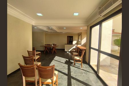 Apartamento à venda com 115m², 3 quartos e 2 vagas Apartamento à venda com 115m², 3 quartos e 2 vagasÁrea comum - Salão de festas