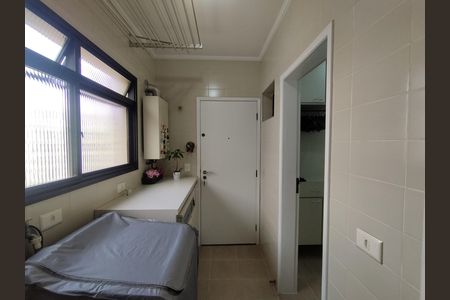 Apartamento à venda com 115m², 3 quartos e 2 vagas Apartamento à venda com 115m², 3 quartos e 2 vagasÁrea de Serviço