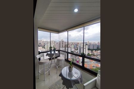 Apartamento à venda com 115m², 3 quartos e 2 vagas Apartamento à venda com 115m², 3 quartos e 2 vagasVaranda da Sala