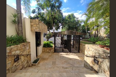 Apartamento à venda com 115m², 3 quartos e 2 vagas Apartamento à venda com 115m², 3 quartos e 2 vagasPortaria