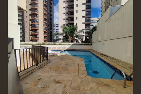 Apartamento à venda com 115m², 3 quartos e 2 vagas Apartamento à venda com 115m², 3 quartos e 2 vagasÁrea comum - Piscina