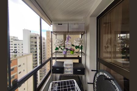 Apartamento à venda com 115m², 3 quartos e 2 vagas Apartamento à venda com 115m², 3 quartos e 2 vagasVaranda da Sala
