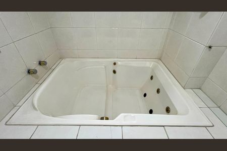Apartamento à venda com 138m², 3 quartos e sem vagaBanheiro da Suíte