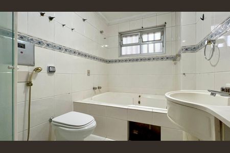 Apartamento à venda com 138m², 3 quartos e sem vagaBanheiro da Suíte
