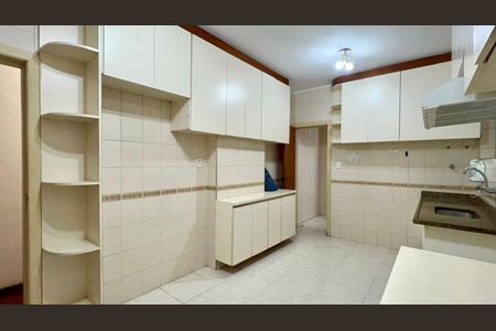 Apartamento à venda com 138m², 3 quartos e sem vagaCozinha