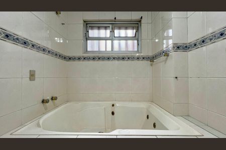 Apartamento à venda com 138m², 3 quartos e sem vagaBanheiro da Suíte