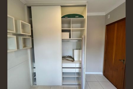 Casa à venda com 100m², 3 quartos e 2 vagas Casa à venda com 100m², 3 quartos e 2 vagasQuarto 2